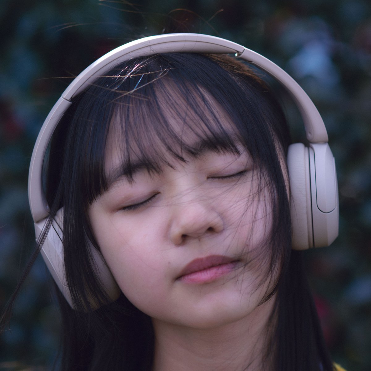 Laura day romance - heart / Lirik Lagu, Makna, dan Terjemahan